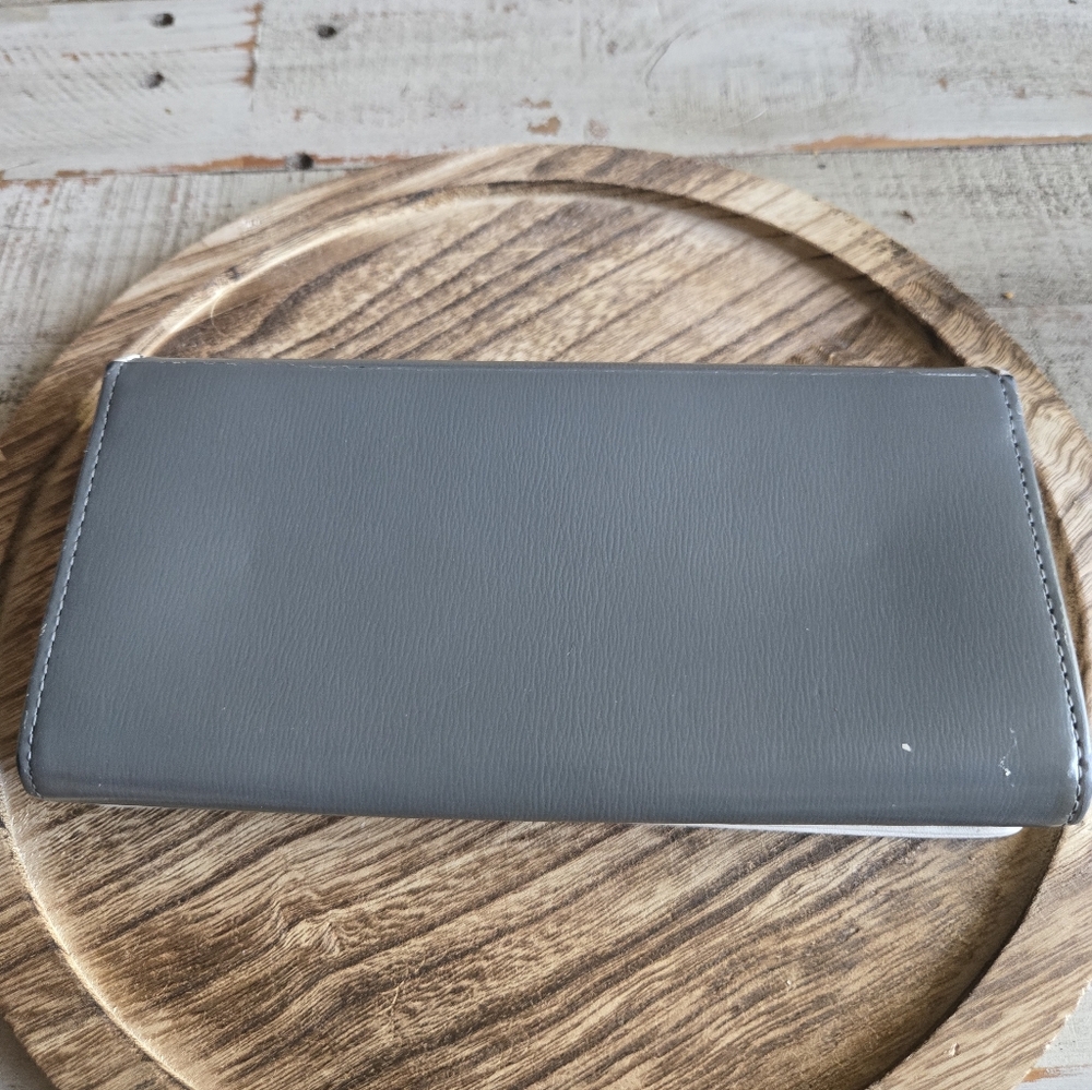 Samantha Thavasa Simple Bi-Color Long Wallet - Picture 2 of 7